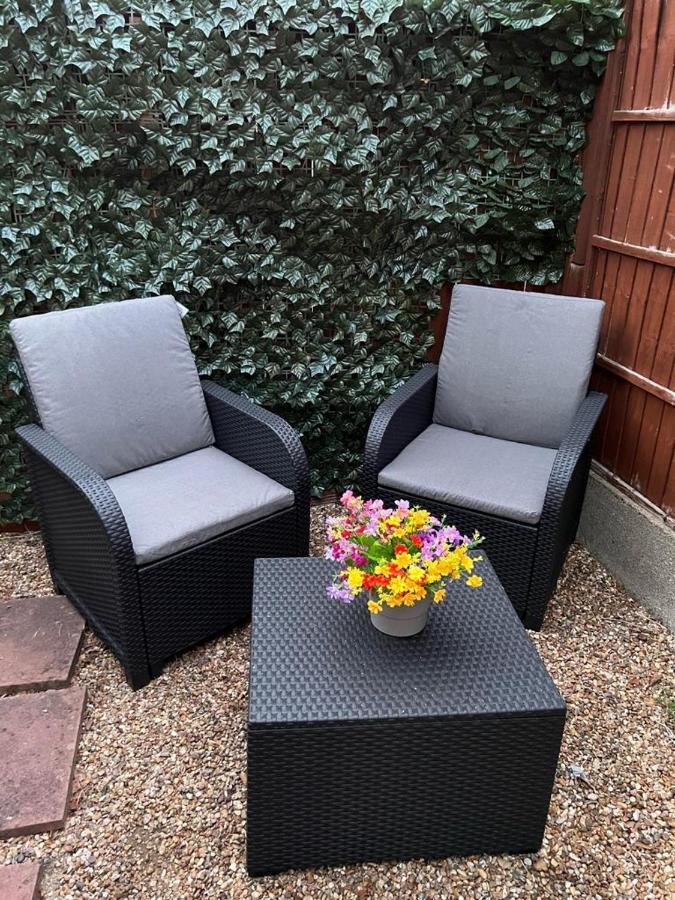 Beautiful Apartment In Beckton With Private Entrance And Garden Londyn Zewnętrze zdjęcie