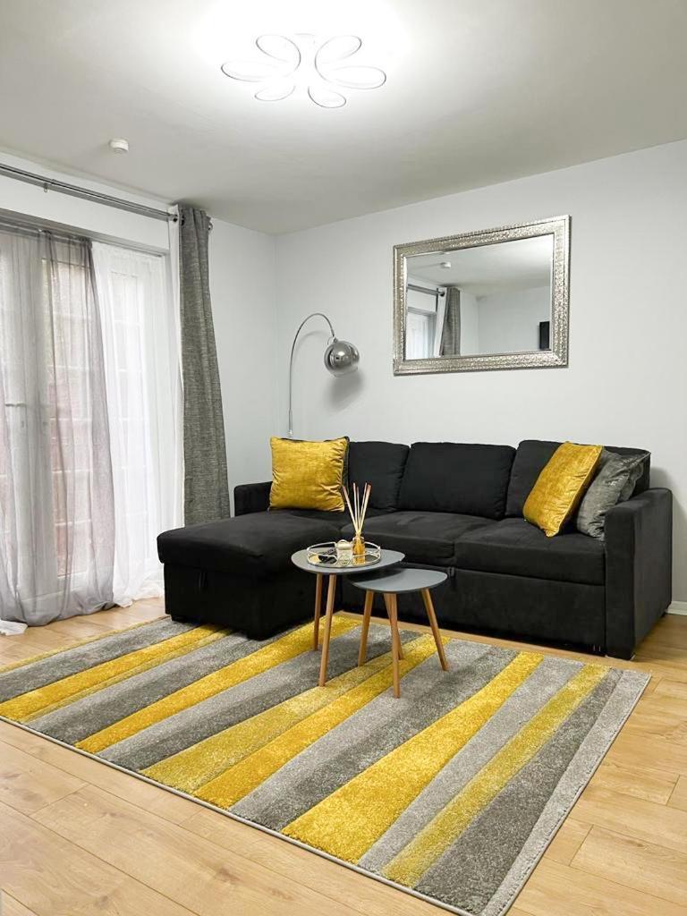 Beautiful Apartment In Beckton With Private Entrance And Garden Londyn Zewnętrze zdjęcie