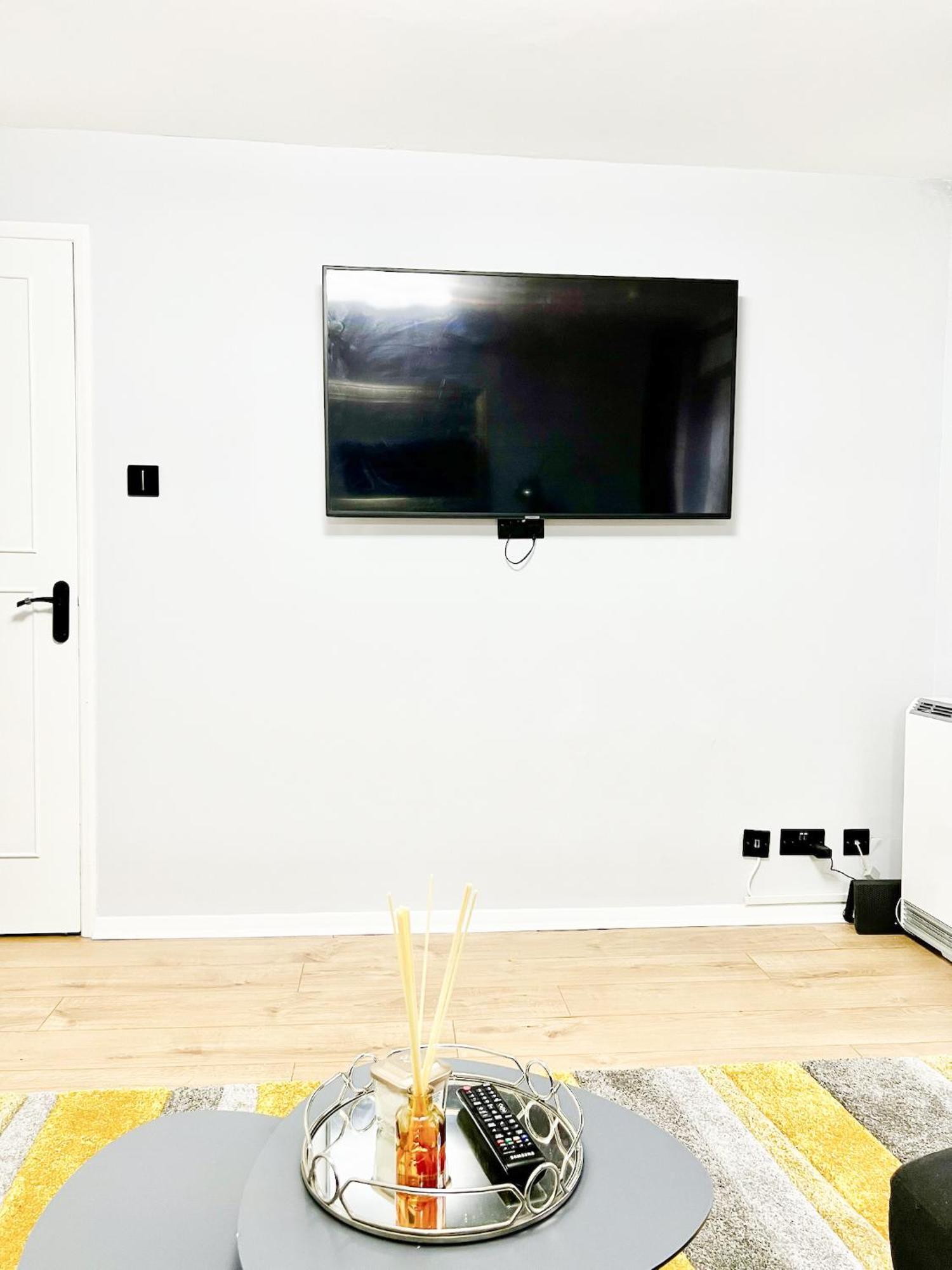 Beautiful Apartment In Beckton With Private Entrance And Garden Londyn Zewnętrze zdjęcie